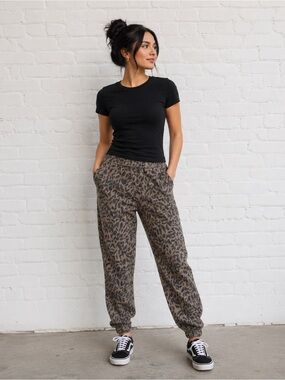 NWT Pistola Leopard Print Jogger Sweatpants Women’s Elastic Waist size large